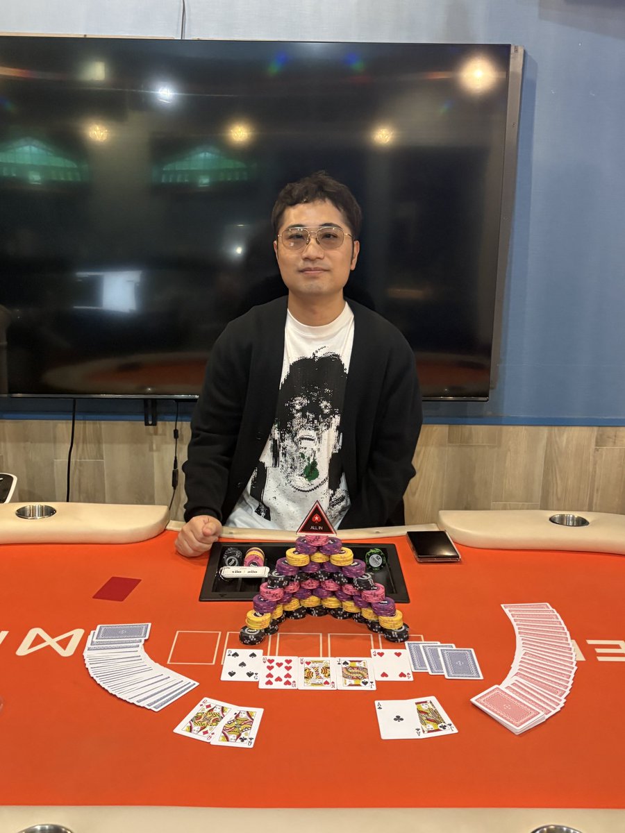 seed_jkp's tweet photo. 🏆 第2回 HEADS UP ROUND ROBIN 結果発表 🏆

長時間にわたる熱戦を制したのは…‼️

🥇 優勝：生活の為さん 🏆
🥈 準優勝：なまごんさん
🥉 第3位：Komaさん

入賞された皆様、おめでとうございます🎉

長時間にわたる大会となりましたが、最後まで熱い戦いを繰り広げてくださった参加者の皆様、本当にお疲れ様でした！

ご参加いただき、誠にありがとうございました‼️

#SEED_poker #Poker