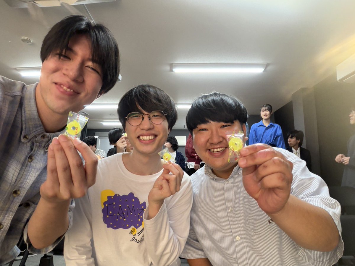 Hiryu_water's tweet photo. 本日はフルドライブ、セーリングストーンズありがとうございました！！

みんないた✌️
お客さん、出演者全員に飴を配る主催者もいた✌️

楽しかった！！ありがとうございました！！！ https://t.co/1n0Lp4iOfW