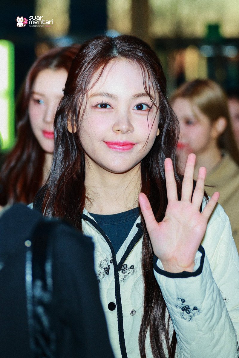 suarmentari's tweet photo. 250305 러브게임 출근

#CARMEN #카르멘 #カルメン 
#Hearts2Hearts #하츠투하츠 https://t.co/ZYVVM0O5fu