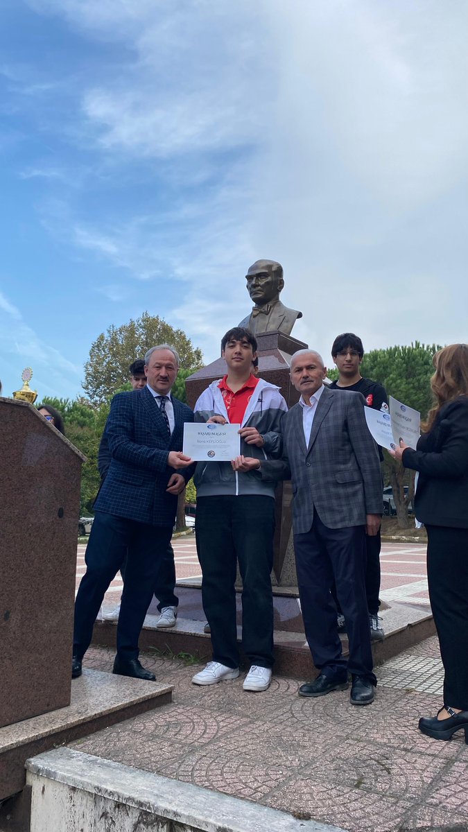 Sariyer_MEM's tweet photo. "İstiklalden İstikbale Maarif Yolculuğu" projemizde İlçe Müdürümüz Semih Durmuş, Mehmet Rıfat Evyap MTAL’deydi. İstiklal Marşımızı coşkuyla okuduk.

📍Mehmet Rıfat Evyap MTAL 
@tcmeb @Yusuf__Tekin @istanbulilmem @MucahitYentur @semih_sariyrmem https://t.co/xzqNHkBtvE