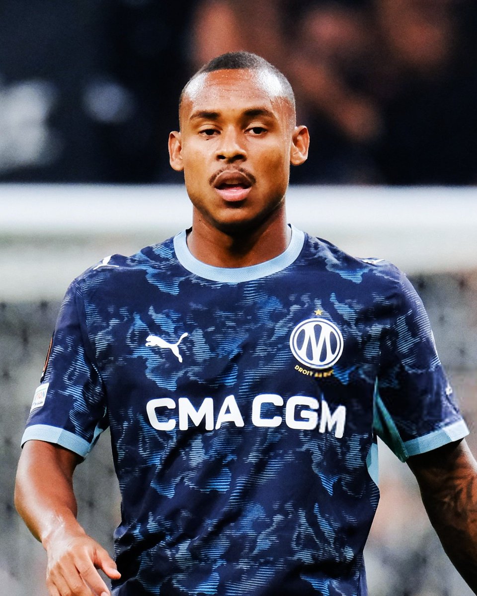 VibesFoot's tweet photo. 🗣️ Igor Paixao 🇧🇷 : « 𝗜𝗟 𝗬 𝗔 𝗣𝗟𝗨𝗦 𝗗𝗘 𝗖𝗛𝗔𝗡𝗖𝗘𝗦 𝗤𝗨𝗘 𝗝𝗘 𝗣𝗔𝗥𝗧𝗘 𝗟'𝗘́𝗧𝗘́ 𝗣𝗥𝗢𝗖𝗛𝗔𝗜𝗡 👋

C'est un moment spécial, mais la situation du club m'a fait rester.

J'ai pensé au bien du club. 𝗠𝗘̂𝗠𝗘 𝗘𝗡 𝗠𝗘 𝗩𝗘𝗡𝗗𝗔𝗡𝗧, 𝗜𝗟𝗦 𝗡'𝗔𝗨𝗥𝗔𝗜𝗘𝗡𝗧 𝗣𝗔𝗦 𝗣𝗨 𝗠𝗘 𝗥𝗘𝗠𝗣𝗟𝗔𝗖𝗘𝗥, 𝗨𝗡𝗘 𝗣𝗜𝗘̀𝗖𝗘 𝗤𝗨𝗜 𝗘𝗦𝗧 𝗜𝗠𝗣𝗢𝗥𝗧𝗔𝗡𝗧𝗘 𝗣𝗢𝗨𝗥 𝗘𝗨𝗫.

Est-ce que je pourrais partir dès cet hiver ? Je ne sais pas, c'est difficile parce qu'en janvier les équipes sont déjà formées.

𝗜𝗟 𝗬 𝗔 𝗣𝗟𝗨𝗦 𝗗𝗘 𝗖𝗛𝗔𝗡𝗖𝗘𝗦 𝗤𝗨𝗘 𝗝𝗘 𝗣𝗔𝗥𝗧𝗘 𝗟'𝗘́𝗧𝗘́ 𝗣𝗥𝗢𝗖𝗛𝗔𝗜𝗡. »

🎙️ @Canalplus