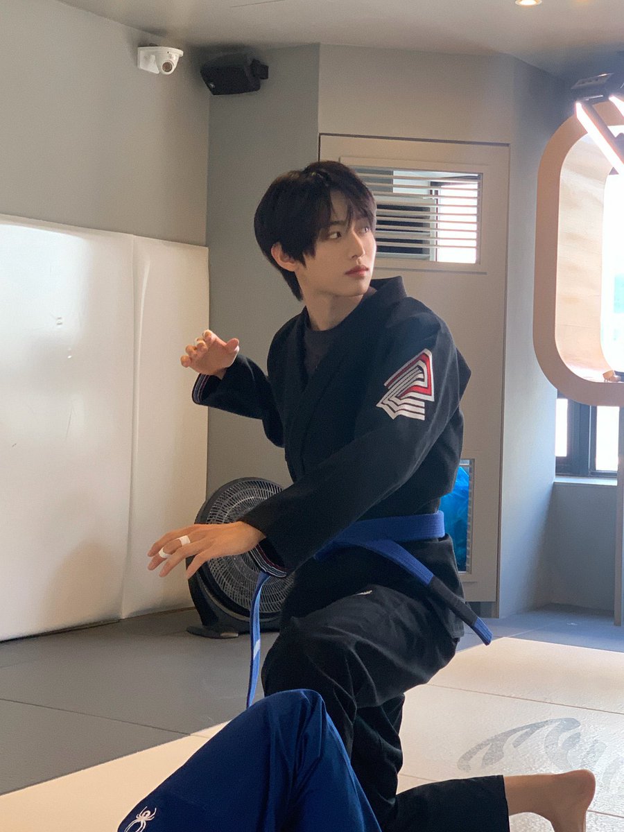 H0oony6's tweet photo. 제발 저 요🩵🩵🩵🩵 https://t.co/XIKKrjdKgp