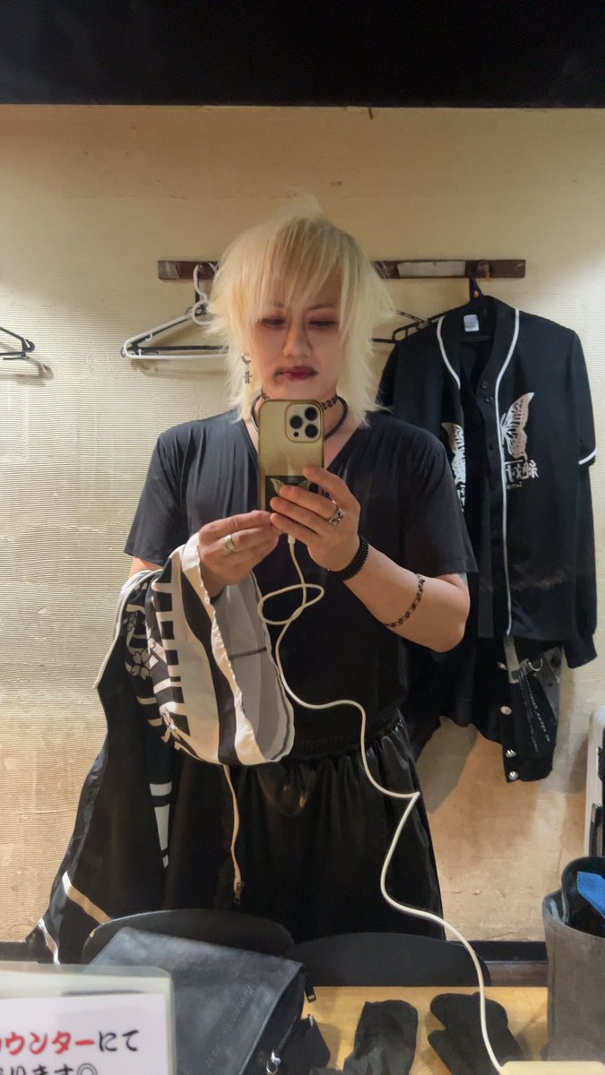 DragonHearts2's tweet photo. 10/12(月祝)上野音横丁
「あなたに、ベストウェイ」
田野畑南インター
ちょいと遅れたBirthDay LIVE
イベント終了しました🙋‍♀️
今日は急遽司会をつとめさせて
頂きましたがさすがに急だったので
読み間違えなどお許しください🙇‍♀️
久しぶりに元メンバーと対バンは
なんか新鮮でしたね🐟
また宜しくお願い致します🙆‍♀️

さて次回の絶対🦋零度の活動は
10/23(金)横浜CLUB SENSATION
初めての場所、通称“クラセン”💁‍♀️