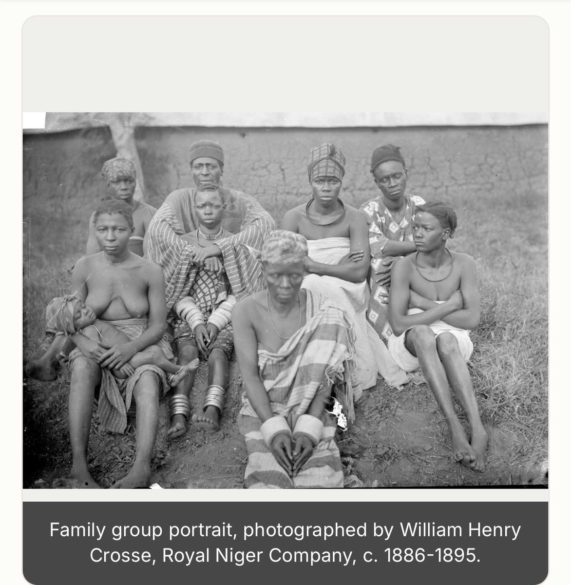 NoNonsensezone's tweet photo. Imagine trying to give up how your Ancestors were dressing just because you are jealous of Yorubas and you want to be them so badly.

You came in contact with Yoruba women, You saw their Gele, it influenced You and now you want to claim what you never own.. OLE BARAWO

BE YOUR 👇 https://t.co/mjMN1iE5er