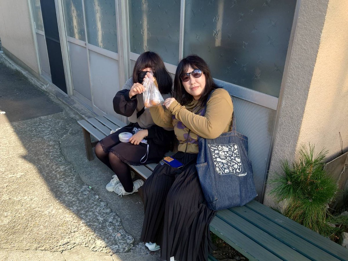 yuzuriha_mini's tweet photo. 今日はツール・ド・九州四日目ですが、そっちはDNSでした
その代わりに聖地巡礼へと赴きました
かまど地獄は地獄降輪の聖地の一つ
地獄蒸しのお店と食べてる場所は...分かる人には分かるやつかもしれません( *´艸｀)
聖地巡礼って、めちゃくちゃ楽しいですね✨⸜(* ॑꒳ ॑* )⸝✨ https://t.co/ylzh0SHAsn