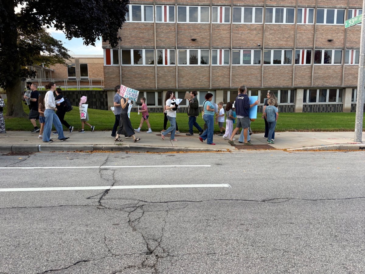MrDanielBuck's tweet photo. Milwaukee Public Schools has elementary children out protesting today with teachers

Teach kids math! Stop deputizing them into your political projects! https://t.co/FN8nZqBEVC