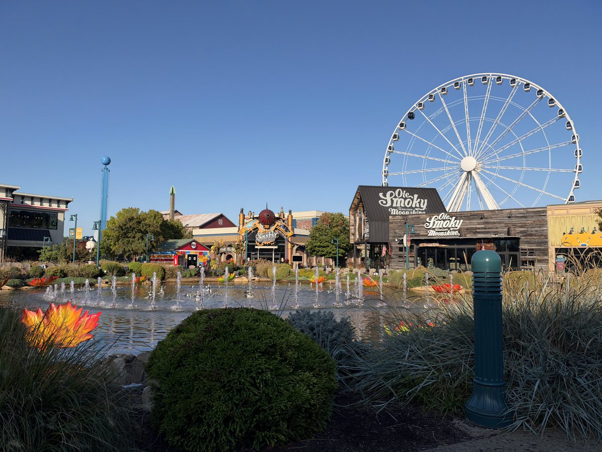 OurHomeGame's tweet photo. A gorgeous day in Pigeon Forge TN for our first on location shoot! https://t.co/H06qtkZxxI