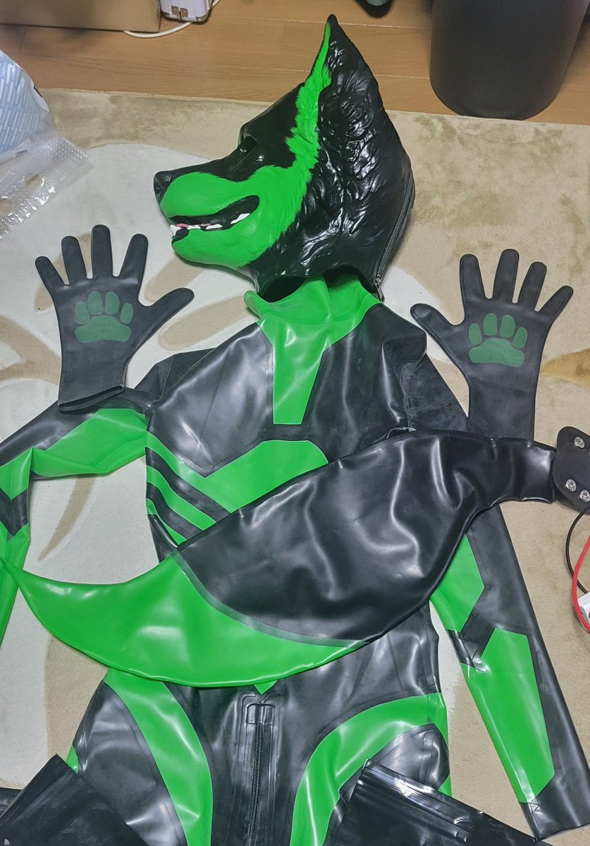 rubber199's tweet photo. 君も犬になろう!! https://t.co/80xMUDV4o7