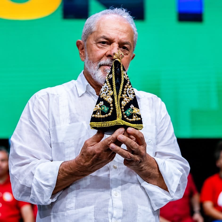 naritacastro's tweet photo. @Lorenasouzak @updatecharts @Valdeci13RS #LuacomAparecida https://t.co/OxsMPOSUtb