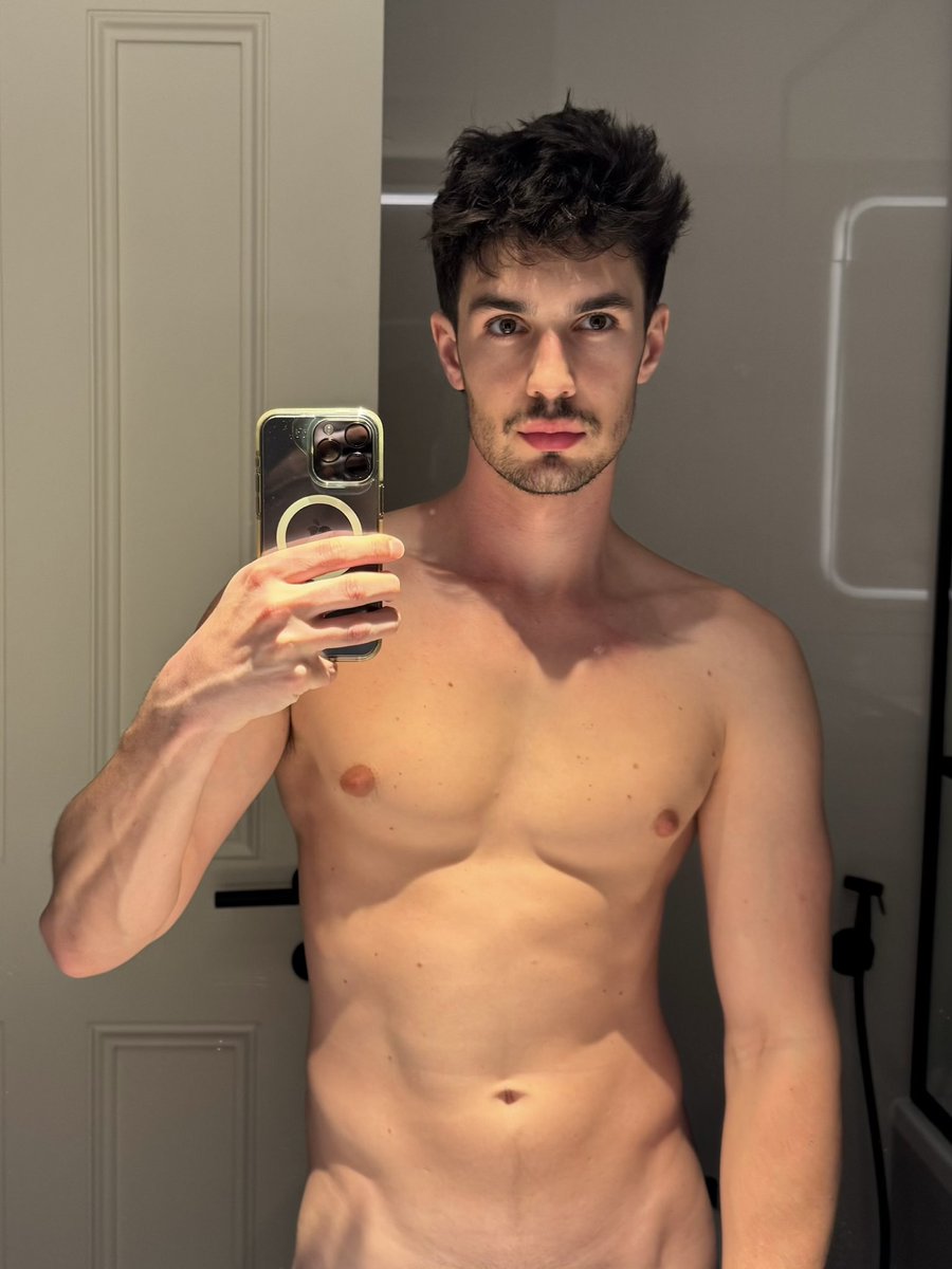 therealxanderx's tweet photo. https://t.co/DtWuDk2Y4L