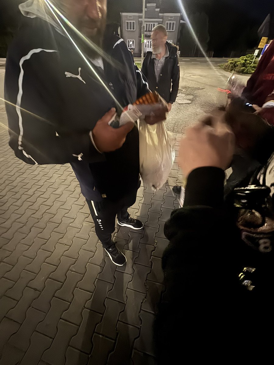 wpxqt's tweet photo. kirdys jak pilam wudke ze znajomymi to podszedk do nas zul i dal nam klony a poten nie oamietam xd https://t.co/PHw696wUXC