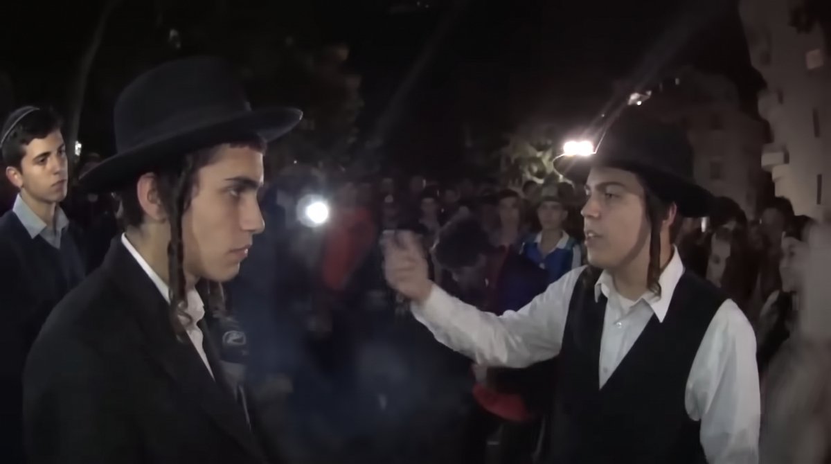julianerou_'s tweet photo. Niño cristiano, con él, sos un bobo
si estuvieses conmigo, seríamos los niños goyim
Si estuvieses con Garfunkel, serían los niños kosher
y asi con los demas porque vos sos un fan de todos https://t.co/Z8eS50I2z5