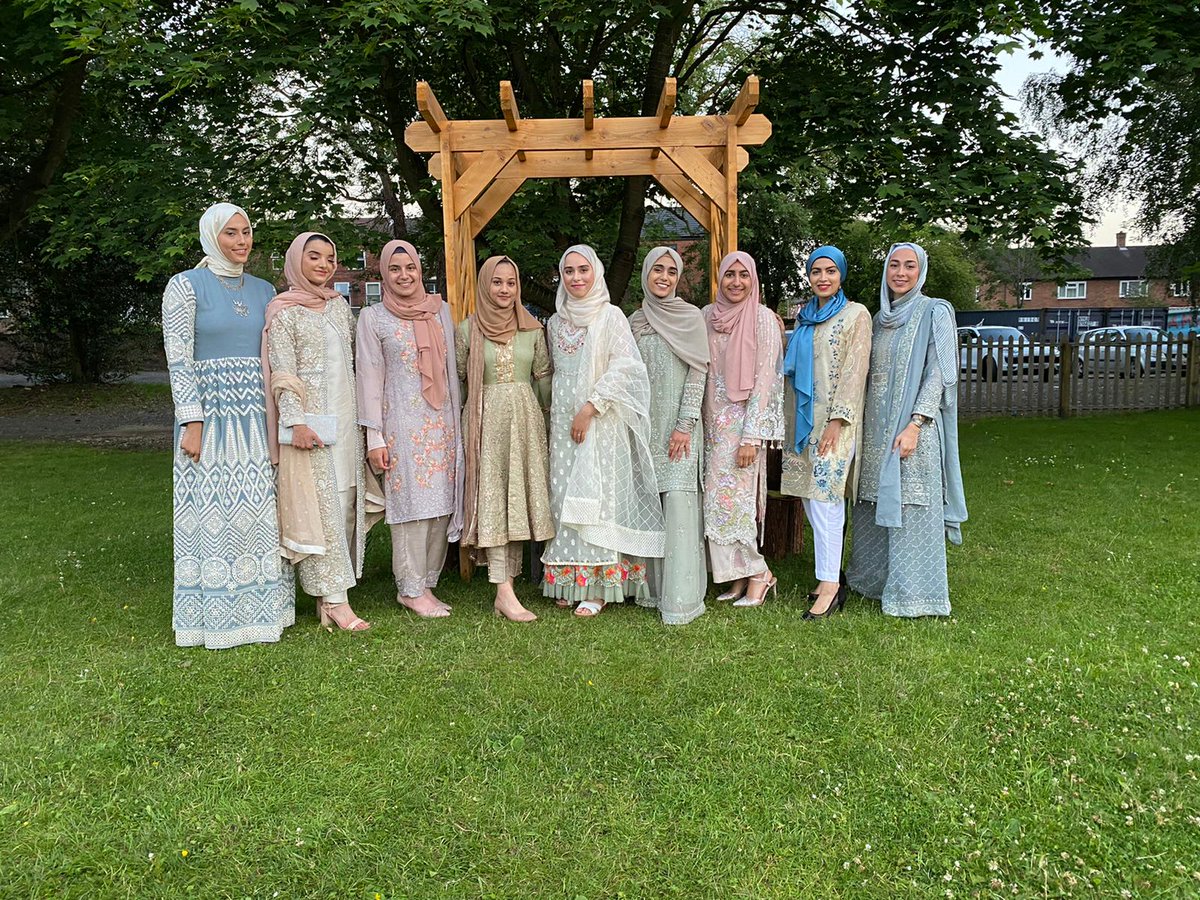 daisypetal62's tweet photo. dm on tele to see no hijab @sajr56 https://t.co/83GnN30smY