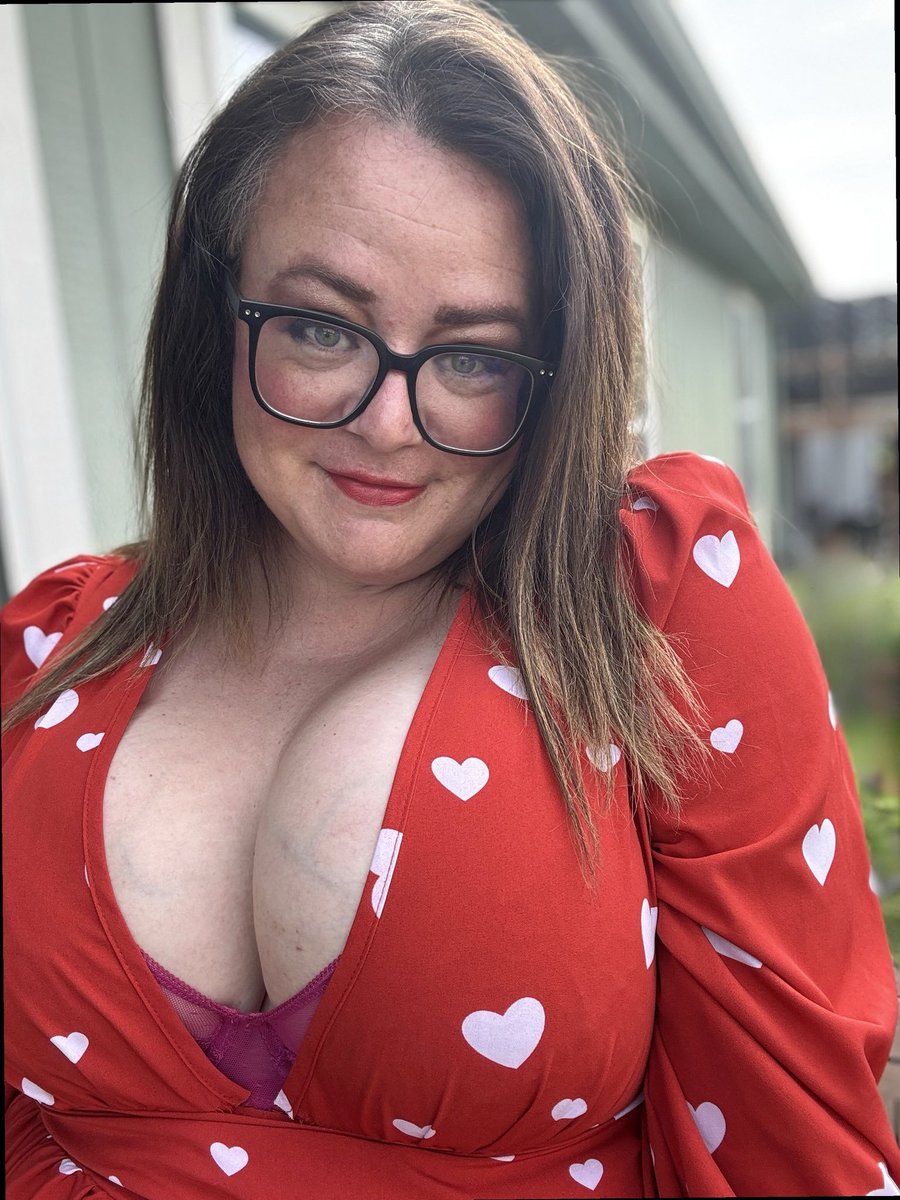 sexystaceyxox's tweet photo. Good morning 🌞🌞 Rise and shine pussy and boobs lovers 😋 🥰😏 https://t.co/oL2TDkHZUs