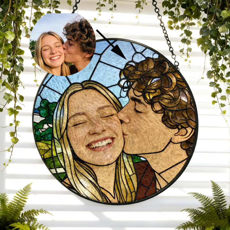 kankancarving's tweet photo. Turn your favorite memories into art with a custom stained glass suncatcher! A beautiful personalized keepsake for couples, families, and dog lovers. 

#StainedGlass #Suncatcher #PersonalizedGift #HandmadeGifts #Valentin https://t.co/H2owooILAr