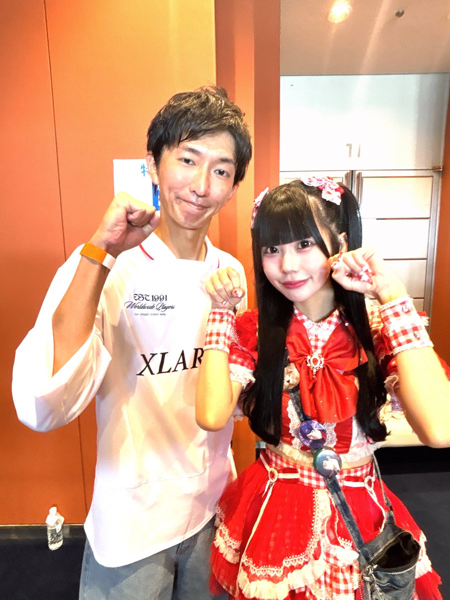 tomorrow_st's tweet photo. 『MATSUYAMA GROOVE Fes 2026』
1012

サクヤコノハナの
いのりさんと初めまして！

新規写メ全員無料って
太っ腹な運営さんのおかげで
ご挨拶出来ました^ ^

実物めちゃくちゃかわちぃです！
ステージの上だと
めちゃくちゃかっけぇです！

愛媛に来てくれて
ホントありがとー
#いのりはねこちゃん https://t.co/slNQKurNPj