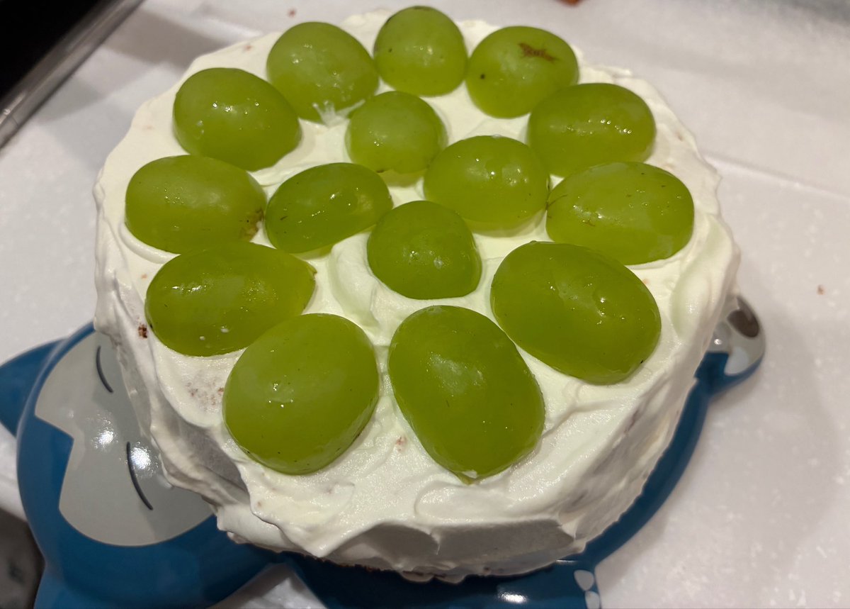 bbcross34's tweet photo. カビゴン、クソデカケーキよ https://t.co/2xtkXh6Rje