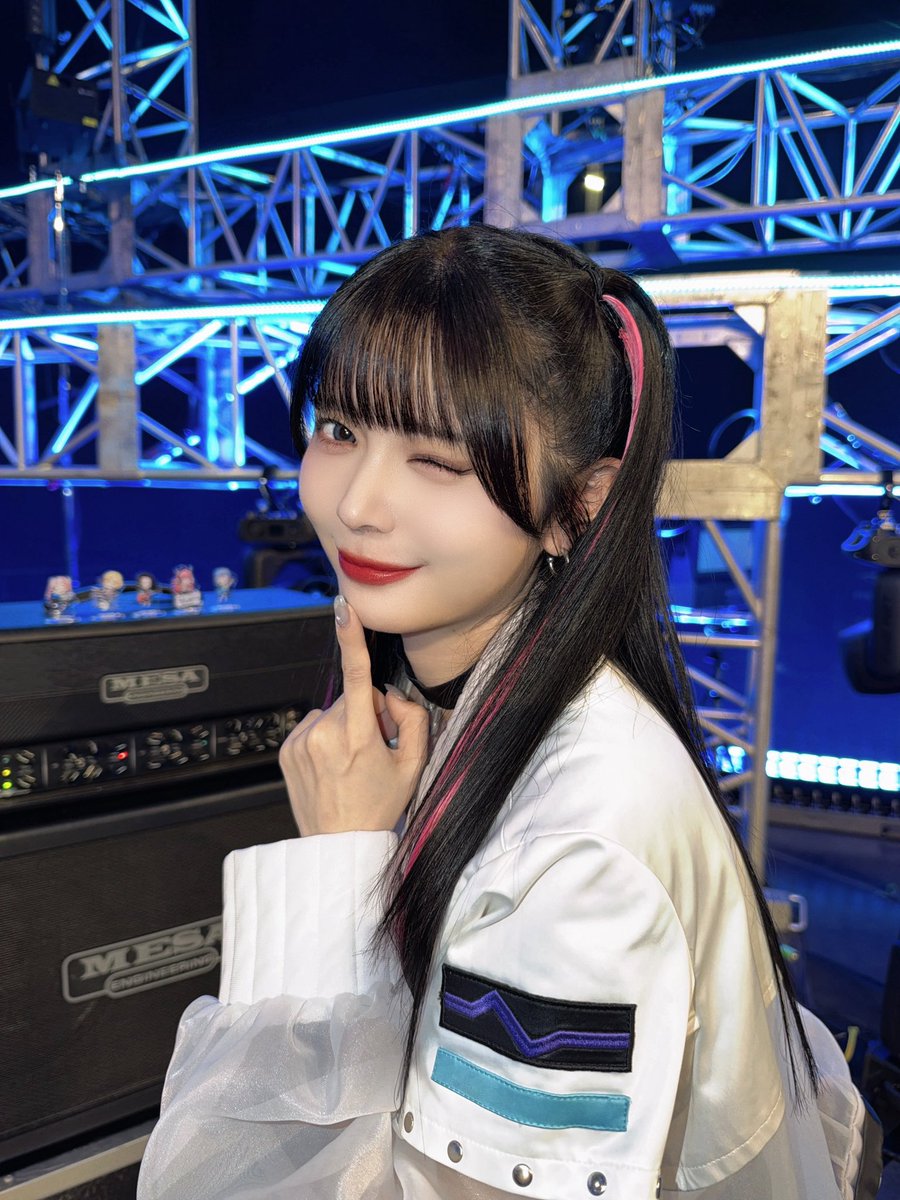 risa_tsumugi's tweet photo. 2026年！RAS納まったあああ😻🎧
来年は早々にツアーも決定よ*\(^o^)/*
共にブチかまして参りましょうぞｯｯ！

#RAS_EXTREMEEXPRESS
#バンドリ13thライブ #RAS https://t.co/vrscBfnx8P