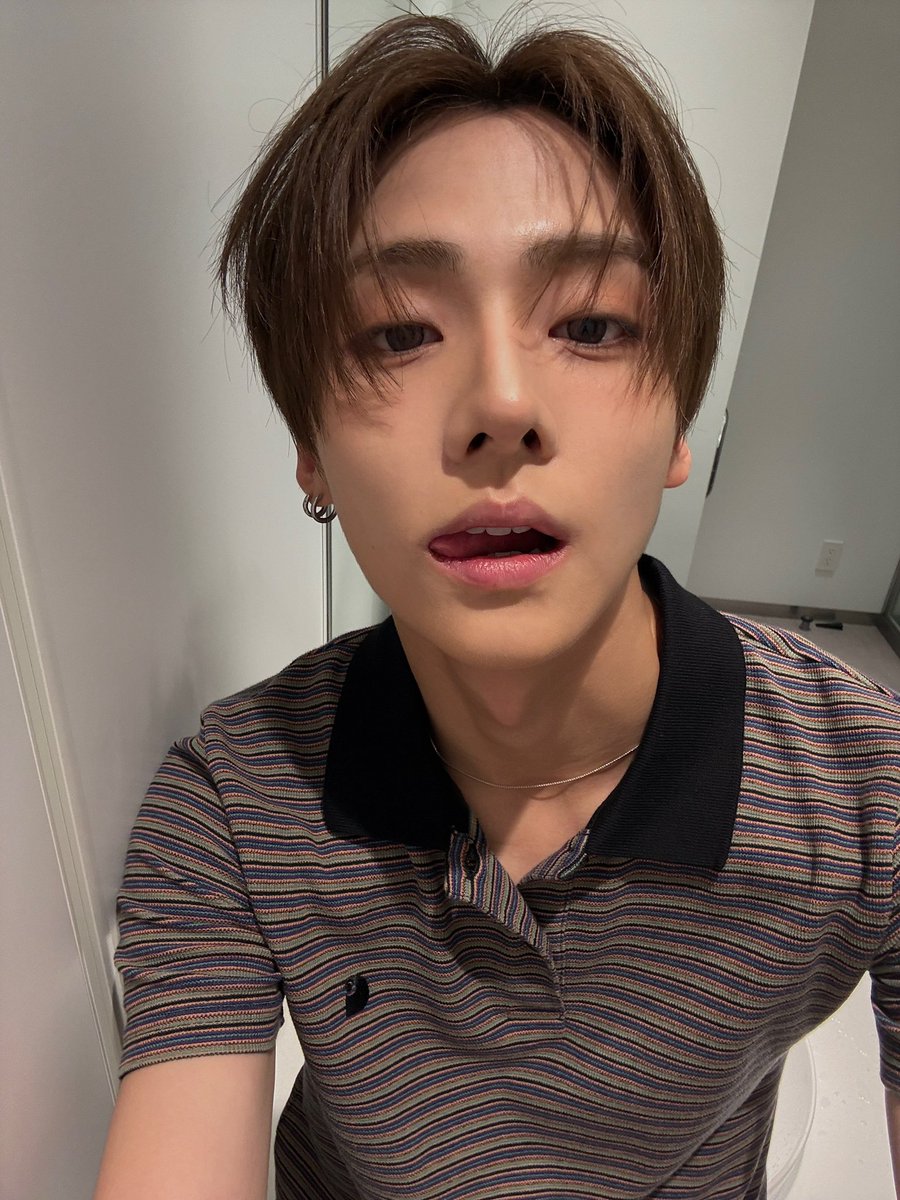 s1wdnjs's tweet photo. 헉// https://t.co/Kr2MKVVnyZ