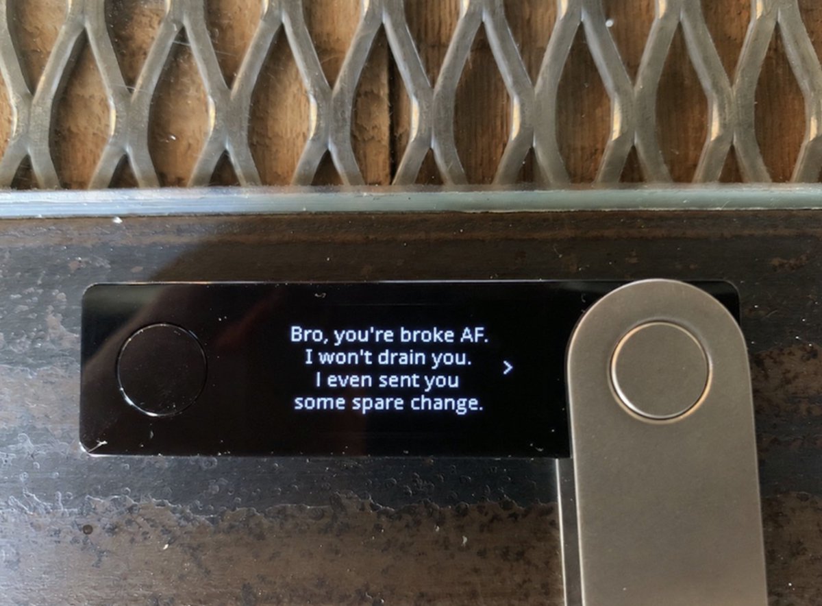 Jrag0x's tweet photo. Apparently the Ledger spy implant can receive messages from the hacker too.

Mine chose psychological warfare. https://t.co/L3TLUy9eaW
