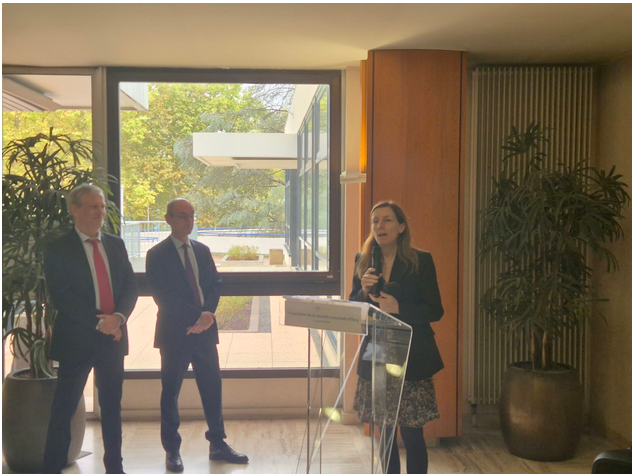 Prefet91's tweet photo. #Inauguration | 🏦 La Banque de France a ouvert une nouvelle succursale à Évry-Courcouronnes, au service des particuliers, des entreprises et des acteurs économiques du territoire.

✅ Elle y assure notamment des missions d’accompagnement face aux difficultés financières, de traitement du surendettement, de droit au compte, de médiation du crédit et d’accompagnement des très petites entreprises (TPE) et petites et moyennes entreprises (PME).

👏 La préfète de l’Essonne a inauguré ces nouveaux locaux, aux côtés du directeur régional Ile-de-France, de la directrice générale adjointe à la direction générale des services à l’économie et du réseau, médiatrice nationale du crédit et du directeur départemental.

➡️ Un nouvel espace pour poursuivre les missions de proximité de l’institution en Essonne.