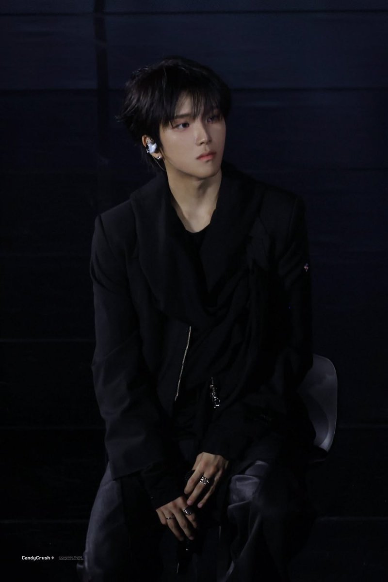 unsilllll's tweet photo. 정규컴백한다고 다이어트하고 얼굴콩알만해져서 
얼굴살벌하게잘생겻는데.…………,,,
똔개기질은쉽게안사라짐 허허 😋😋 https://t.co/5uLYcRYanN