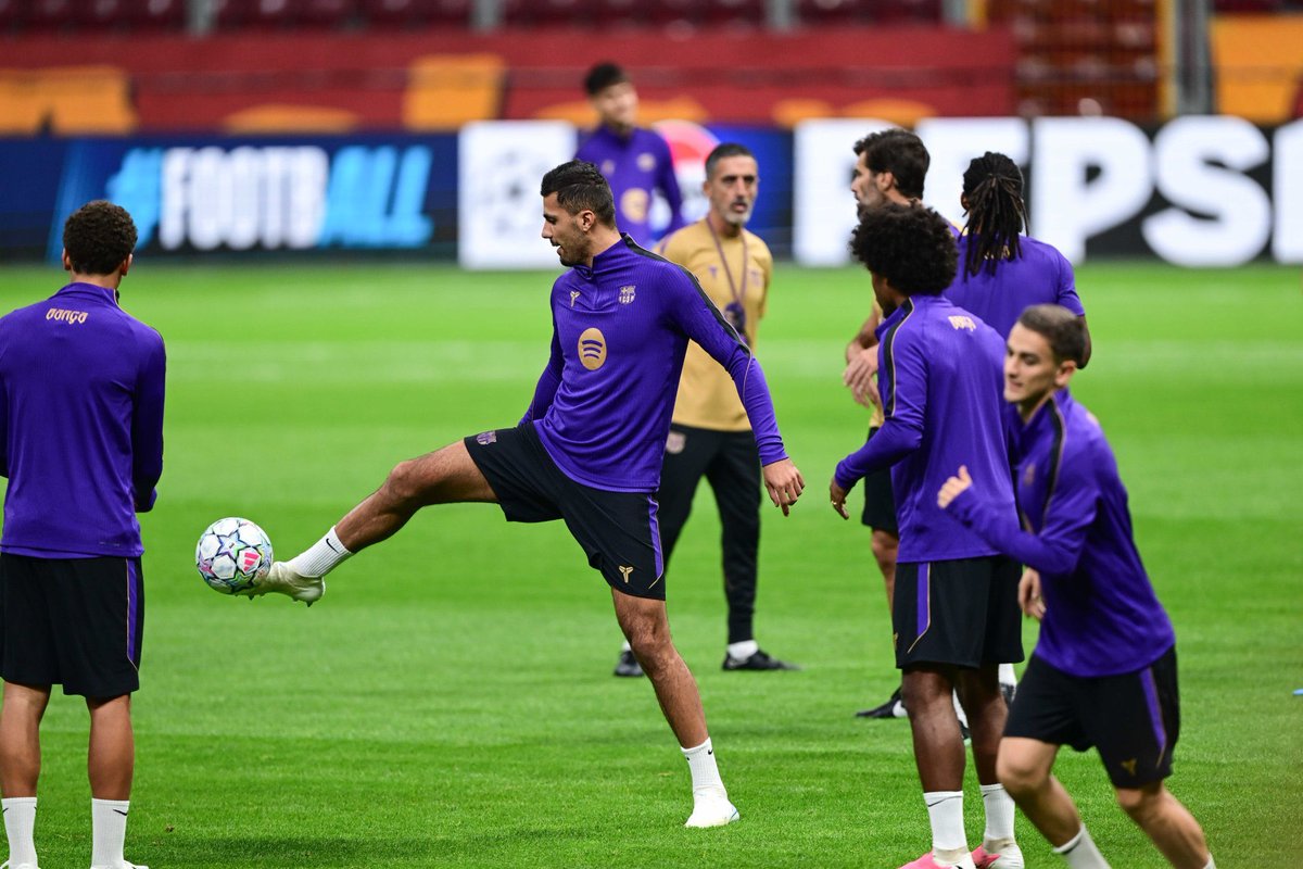 BarcaFRNews's tweet photo. BARÇAAA 💜🖤 https://t.co/AtBPg27kpB