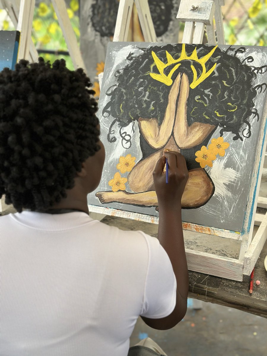 AttoGladys's tweet photo. When you find time in your leave, visit paint and sip and do something you have not done before 🥰 https://t.co/VFSpyWAa4j