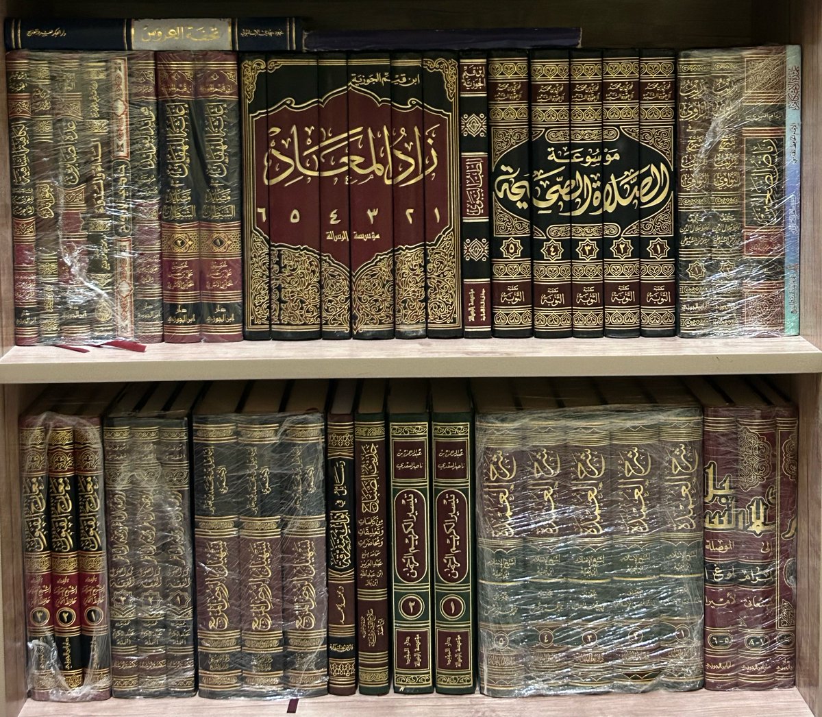 Aha_x2's tweet photo. هذه الكتب هي وقف لطالب علم متوفى -رحمه الله وغفر له-، وهي مخصصة حصرًا لطلاب العلم ومن يحتاجها فعليًا لنفعها، ولا نبيح ولا نستبيح أخذها لغير هذا الغرض. 

من يحتاج منها شيئًا، يرسل لنا على الخاص اسم الكتاب المطلوب.
— الشحن والتوصيل على المستلم + داخل السعودية فقط — https://t.co/WdaVd4l4XH