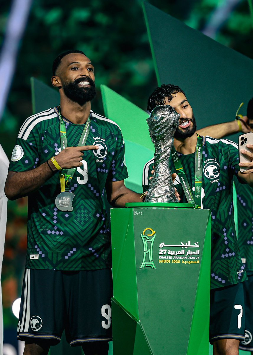 unkno8wn's tweet photo. أبناء الوطن ولخدمة النادي والمنتخب
الحمدلله +3 
#الاهلي_الوصل https://t.co/tH8vdN9VFP