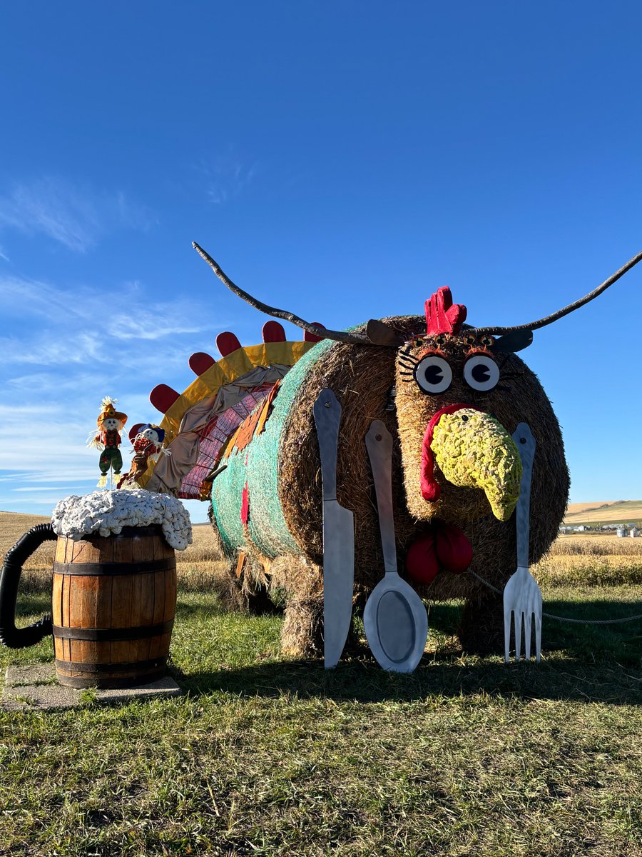 Bayer4CropsCA's tweet photo. Happy Thanksgiving from our families to yours 🦃🍺🍂 https://t.co/LF7YkPsvu5