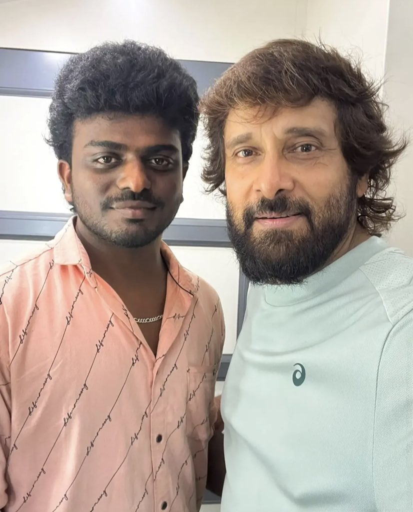 chiyaanarchives's tweet photo. Chiyaan Vikram and the smiles he brings. 🤌😍
@chiyaan #ChiyaanVikram https://t.co/aLRyMlxR1c