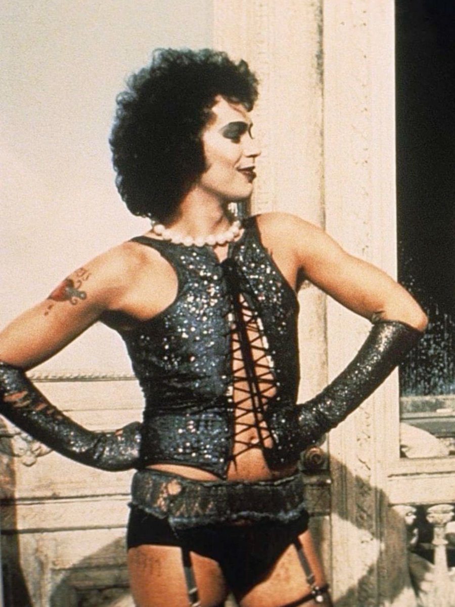 heeavensweet28's tweet photo. no because if harry dresses up as dr frank n furter for harryween I’ll scream so hard they’ll hear me in new york https://t.co/HhHwNZfRW8