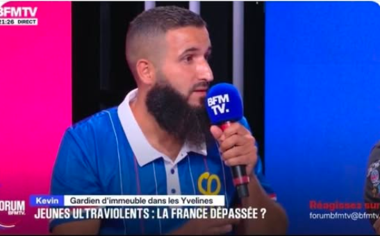 FredGaulois's tweet photo. Voici donc Kevin, gardien d'immeuble militant lfiste, révolutionnaire de salon de TV que la reine Lucie Montangon a humilié avec calme en direct sur Europe 1.

Chose surprenante : ce type est vraiment partout🤔

Et après on nous explique qu'il n'y a pas de lien entre les islamistes et LFI, ben voyons 😏