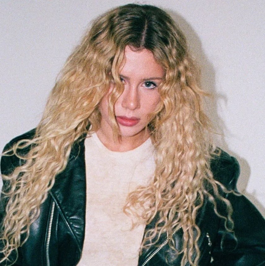 updatecharts's tweet photo. Submissões de Slayyyter ao #GRAMMYs 2027: 

Best New Artist
WOR$T GIRL IN AMERICA: AOTY, Dance/Electronic Album, Eng Album, Album Cover
Brand New Chanel$: ROTY, SOTY, Pop Solo Perf
Dance: Dance Pop Recording, Best Music Video
Fire Away (with Madeon): Pop Duo/Group Perf
Crank: Dance/Electronic Recording