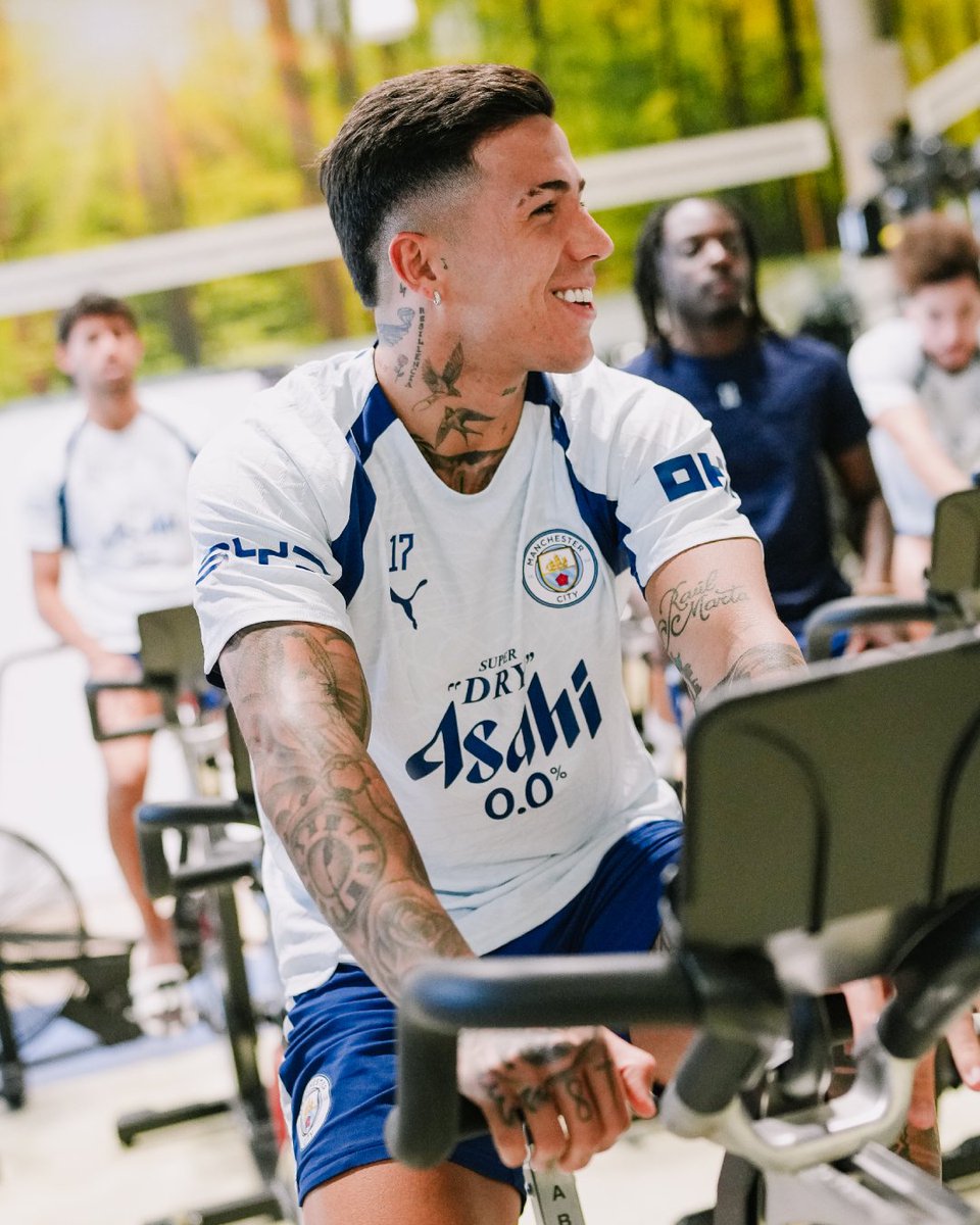 ManCityES's tweet photo. Lunes de recuperación para Enzo 🔋 https://t.co/tZoVhkhru6