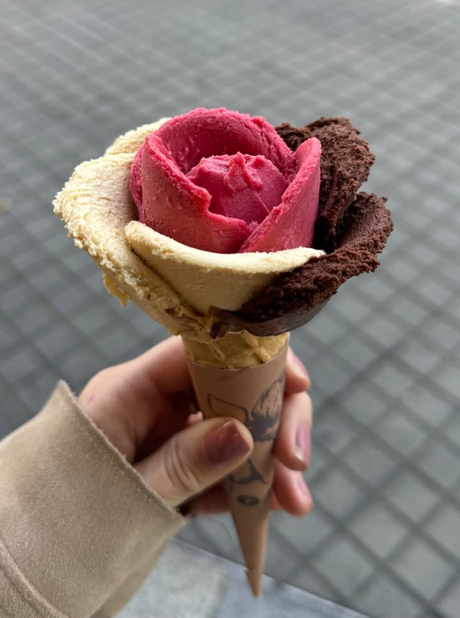 petalesblancs's tweet photo. Rose-Shaped Gelato https://t.co/nSZOFQmKbh