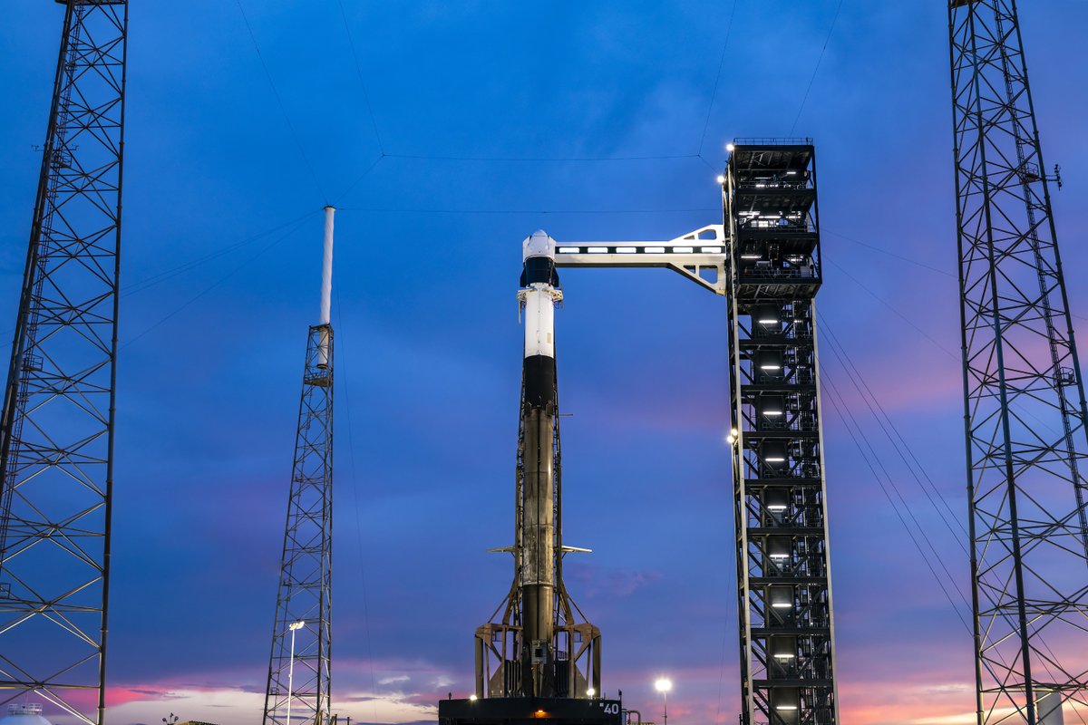 SpaceX's tweet photo. Falcon 9 is vertical at pad 40 in Florida ahead of tomorrow’s launch of Dragon’s 35th Commercial Resupply Services mission to the @Space_Station. Liftoff is targeted for 6:33 a.m. ET → https://t.co/tnMukzSxui https://t.co/Sm87HISSQR