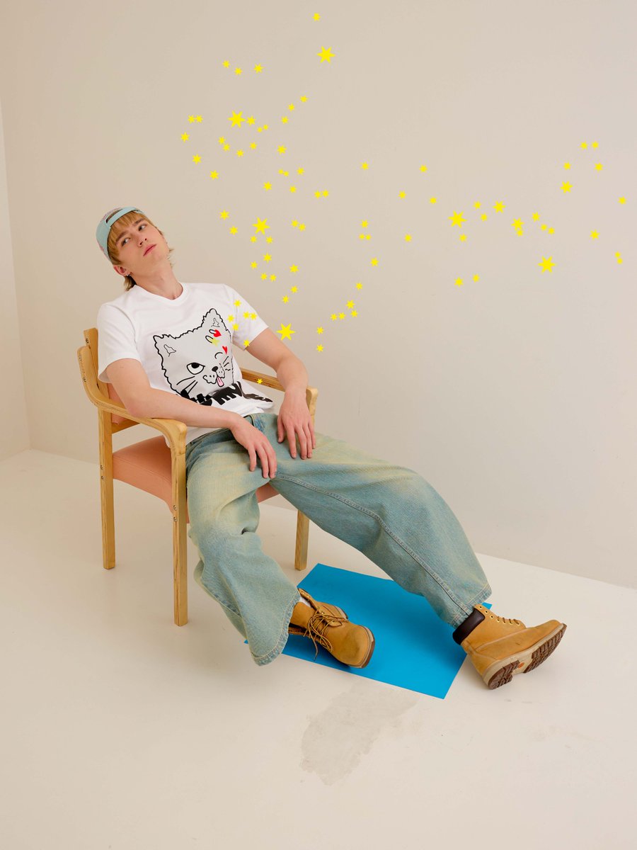 Numone_Official's tweet photo. Step out with a little mischief and see where the day takes you. Turn the door knob open, plan spontaneously, and playfully match the mood. Just another pawsome day with numone.
Lovely Oddball Bkk Tee(990)
Cheeky Cat Tee(990)
Little Pawstar Long Sleeve Tee(990)
Pastel Paws Long Sleeve Tee(990)
Local Celebrity Basic Tee(990)
Pawsome Club Cap (890)
#PawsomeThings
#PAWNUMONE
#NUMONE
#Numone_official