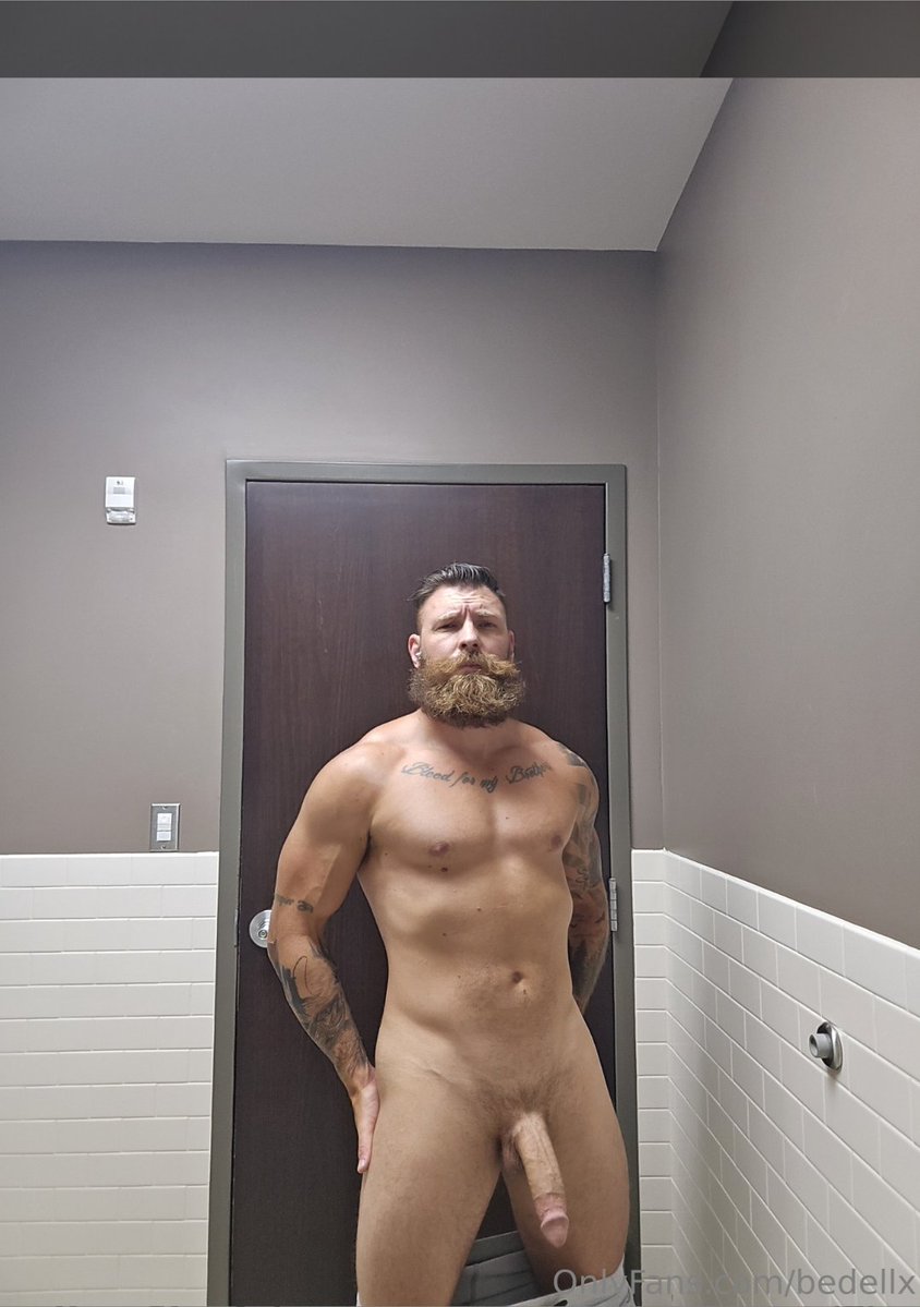 bedxxfit's tweet photo. Pants Drop! https://t.co/uUaMSo6e3r