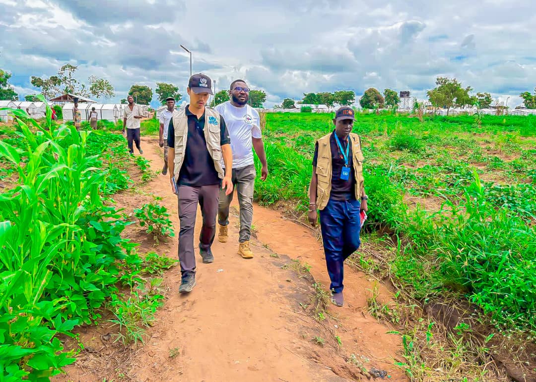 UNV_ROWCA's tweet photo. What happens when skills meet a shared purpose? Impact! 💡

In Benue, 🇳🇬 UN Volunteers Gakuto Han with @UNHCRNigeria and Adamu Hamman with @UNFPANigeria joined a field visit supporting displaced communities.

Different skills, one shared commitment to serve. 🤝 https://t.co/w4JnmXD5vL
