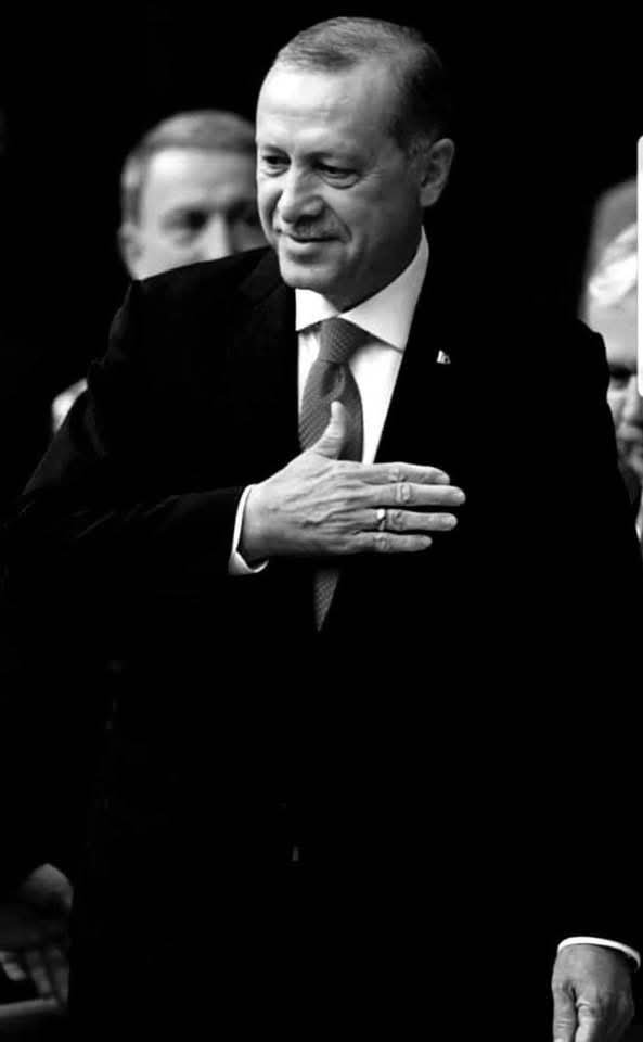 iamBuzkowski's tweet photo. Yarın da;

 “Ya kardeşim Recep Tayyip Erdoğan çok büyük Adammış anlamamışız” diyecek olan,
Bugünün müptezellerinden olmayacağım.

Hiç pişmanlık duymadım duymayacağım.

Ben hep bu adamın peşinden gidecek Onun büyüklüğünü ve ne kadar büyük bir lider olduğunu bas bas bağıracağım! https://t.co/bNSfWus3dq