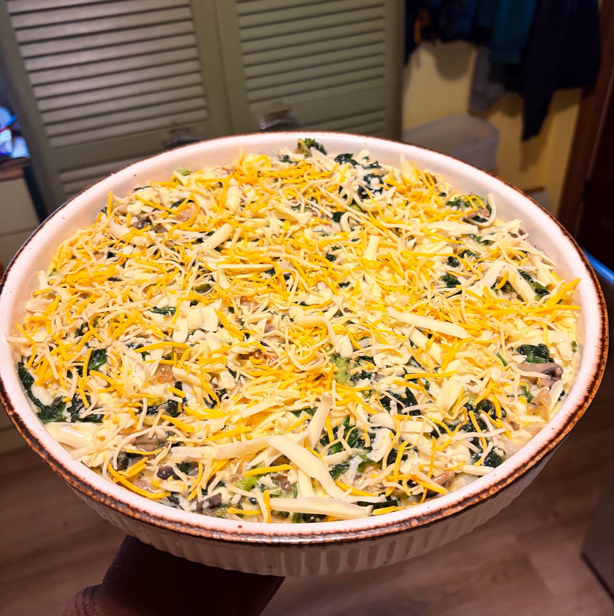 nothottropica's tweet photo. veggie and cheese with a sliced baked potato crust https://t.co/KchyIfvGw1