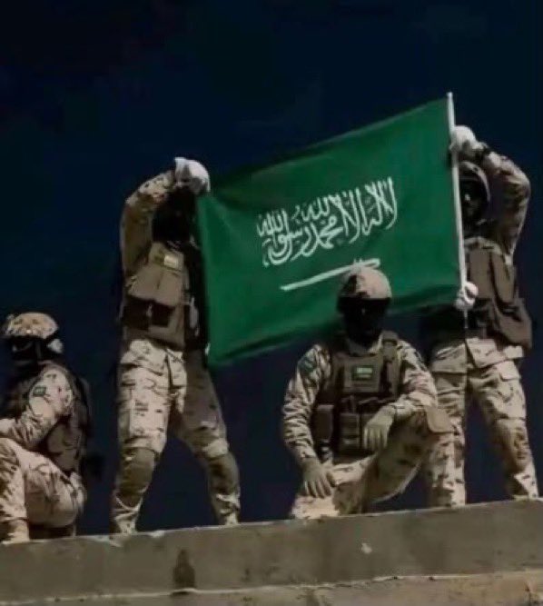 n1111n31's tweet photo. الحوثي يواجه جبل ،والجبل مايهزه ريح
#السعوديه_خط_أحمر 
#الحوثي_الإرهابي https://t.co/D61Ng7cxUW