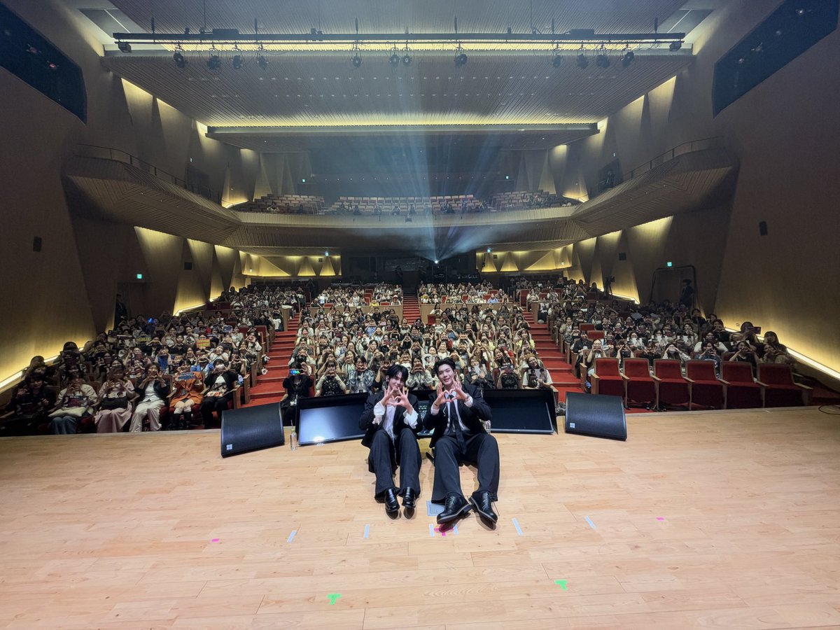 JARUKiTzX96's tweet photo. ขอบคุณทุกคนที่มาหาพวกเรานะครับ ต้อนรับพวกเราอบอุ่นมากก พวกเรามีความสุขมากๆเลยครับ และทุกคนน่ารักจริง สนุกมากๆเลย หวังว่าทุกคนจะมีชอบโชว์ที่พวกเรามอบให้น้าา ชื่นใจมากๆ แรงเชียร์ทุกคนสุดยอดจริงๆ รักนะครับ 💜🩵🫶🏻🍬

Thank you everyone for coming to see us and welcoming us so warmly! We’re so happy, and you’re all so lovely. Hope you enjoyed our show! Your cheers were amazing and warmed our hearts so much. Love you all! 💜🩵🫶🏻🍬

PAYBACK FAN MEETING IN TOKYO
#PAYBACKFanMeetinginTOKYO
#PAYBACKTheSeries