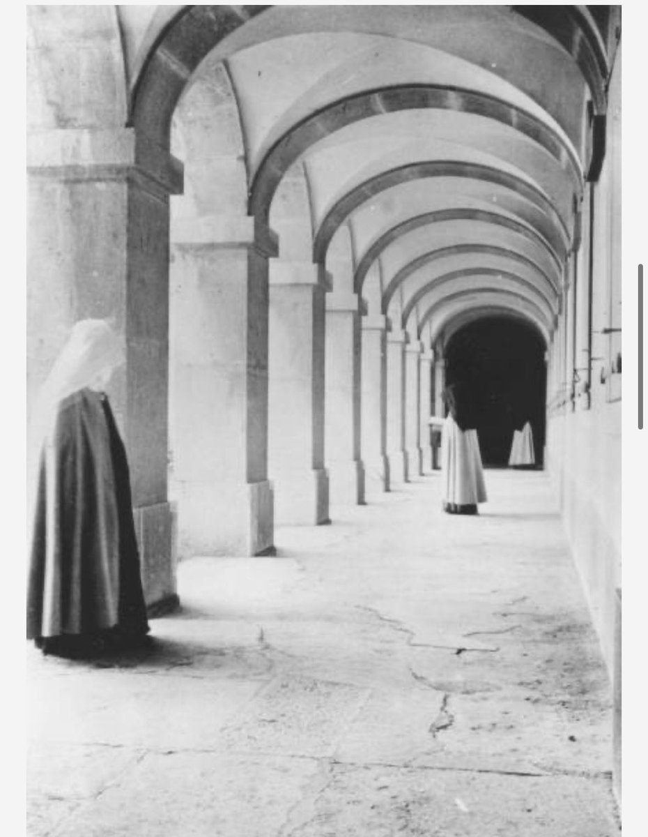 rmmrrar's tweet photo. Fotografías de Auguste-Jean Boyer d'Agen en un convento de carmelitas francés c. 1900. https://t.co/PBhhccSlnN