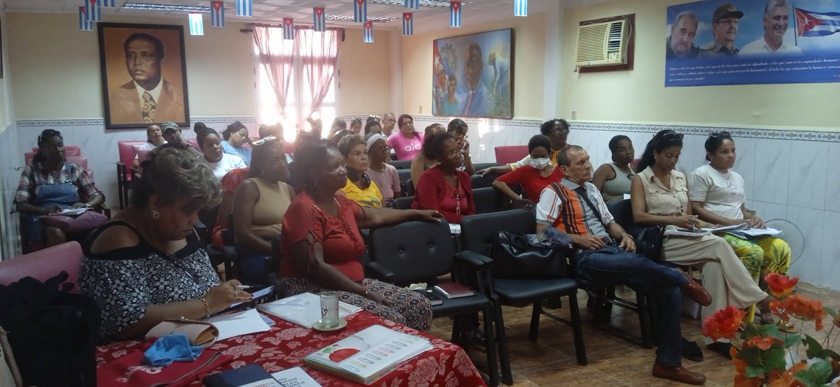 ctc_cienfuegos's tweet photo. Se desarrolla seminario provincial sobre la implementación del Código de Trabajo en #Cienfuegos. Con la participación de cuadros y dirigentes sindicales. https://t.co/WwzBCLEi0M