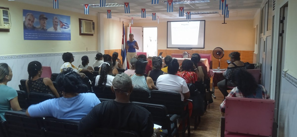ctc_cienfuegos's tweet photo. Se desarrolla seminario provincial sobre la implementación del Código de Trabajo en #Cienfuegos. Con la participación de cuadros y dirigentes sindicales. https://t.co/WwzBCLEi0M