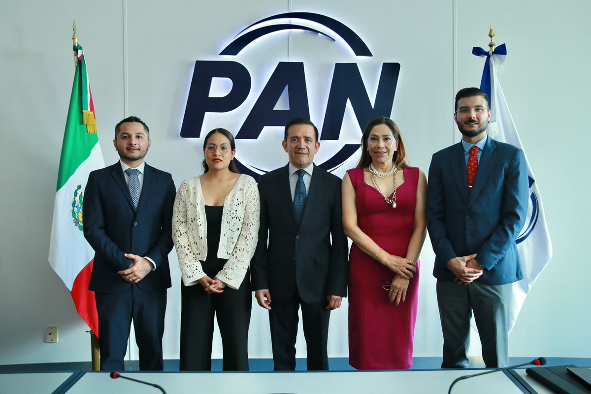 CNPEPAN2629's tweet photo. Hoy, las y los comisionados de la Comisión Nacional de Procesos Electorales (CNPE) sostuvimos una reunión de trabajo con Juan Carlos Martínez Terrazas, secretario nacional de Fortalecimiento Interno de @AccionNacional, y Rafael Palacios, secretario técnico de dicha Secretaría
1/2 https://t.co/VDOMdiba7D