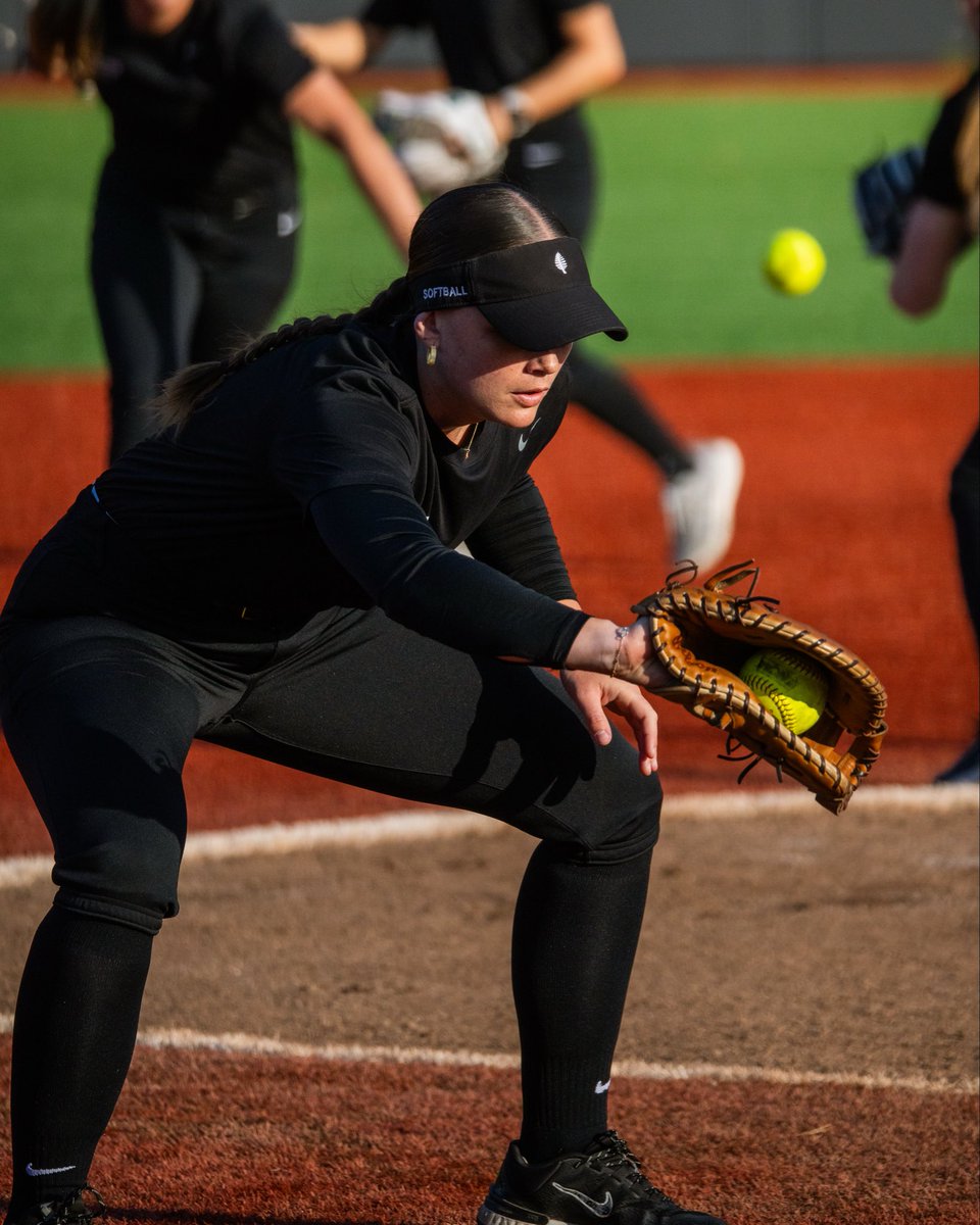 Dart_Softball's tweet photo. Show up. Compete. Improve. Repeat. https://t.co/bZG0FQJ2nH
